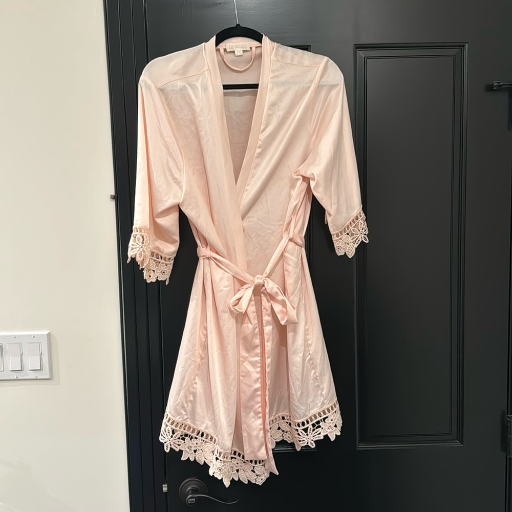 Le Rose Lauren Satin Lace Trim Bride/Bridesmaid Robe